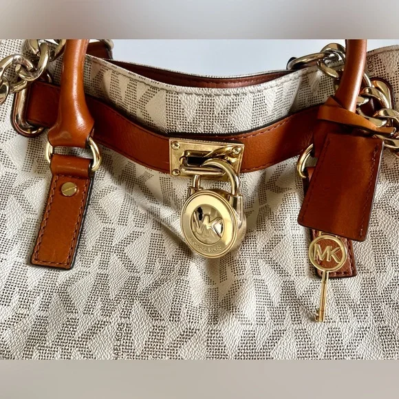 Michael Kors | Lock and Key Good Condition Purse - Picture 5 of 15